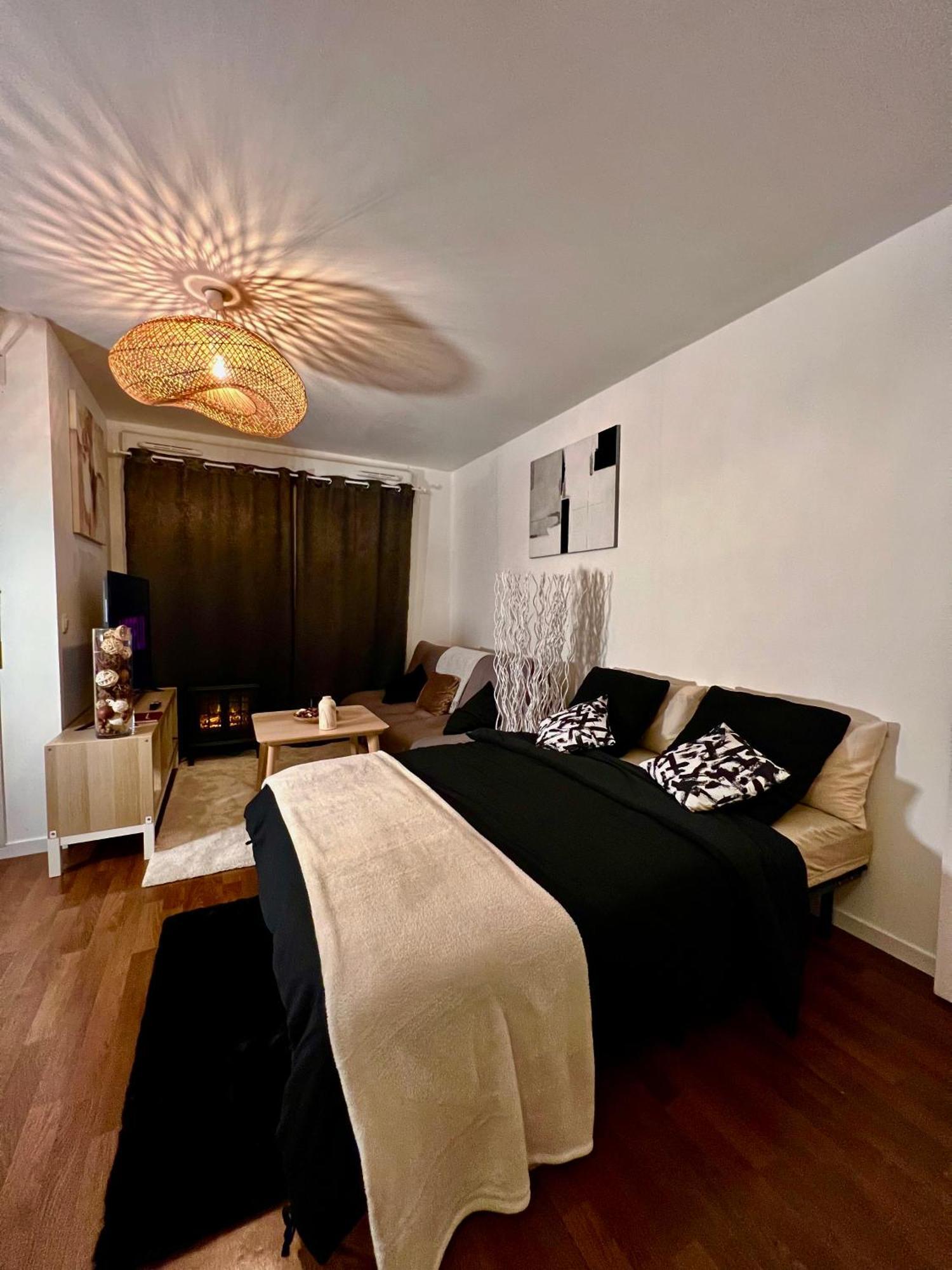 Apartmán "Moonlight" Gare A 10Min De Paris, Wifi, Terrasse , Parking Argenteuil Exteriér fotografie